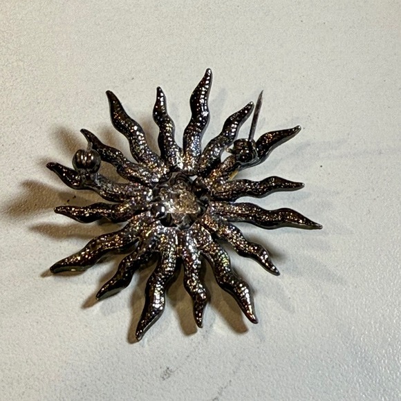 Sunburst Brooch Pin Rhinestone Celestial Starburst Fashion Jewelry Gift - Picture 3 of 3